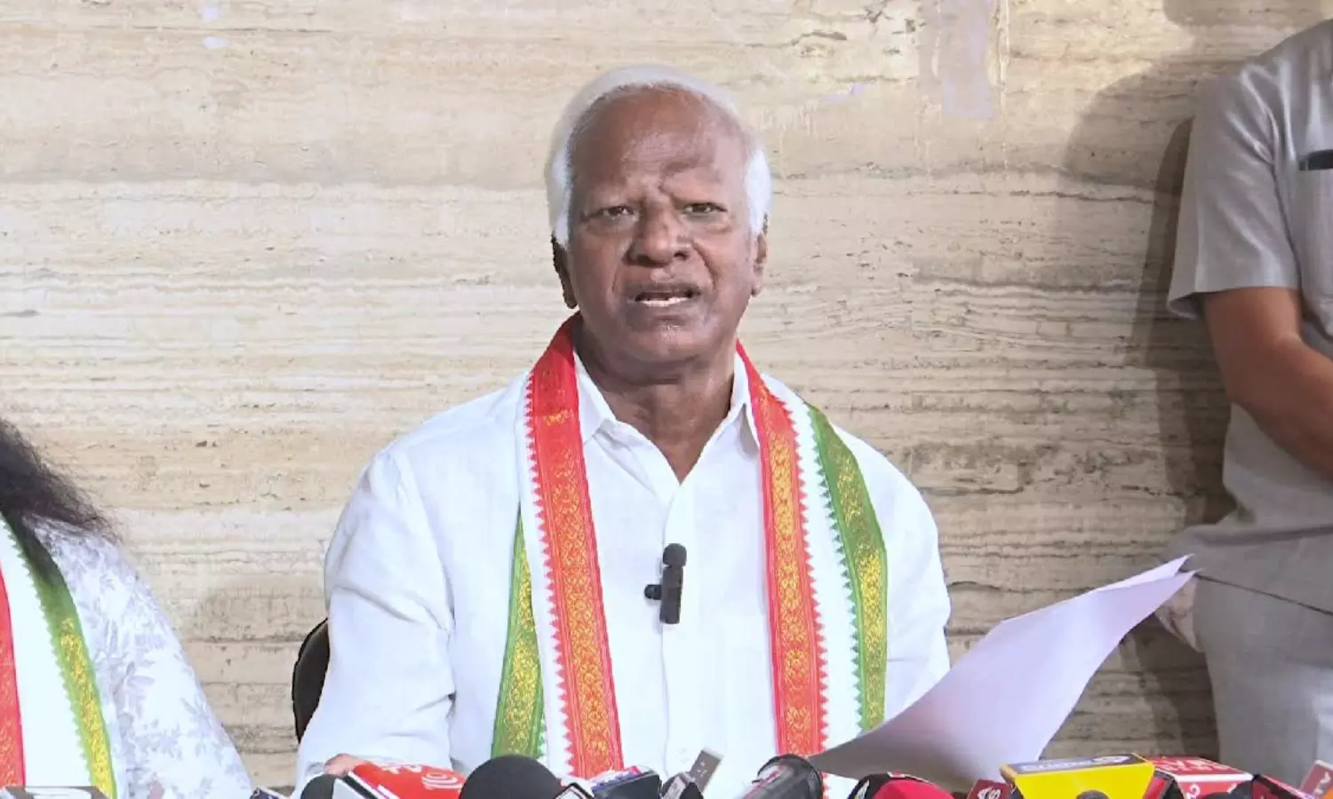తెలంగాణ ఎవరి జాగీరు కాదు: కడియం శ్రీహరి ధ్వజం