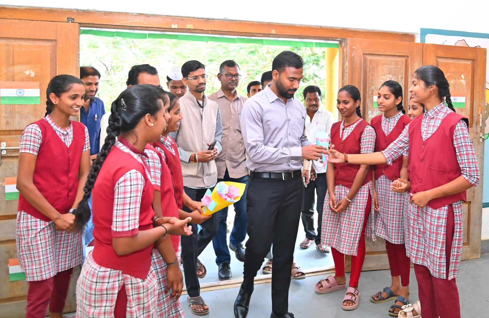 పాఠశాలల ఆకస్మిక తనిఖీలు 